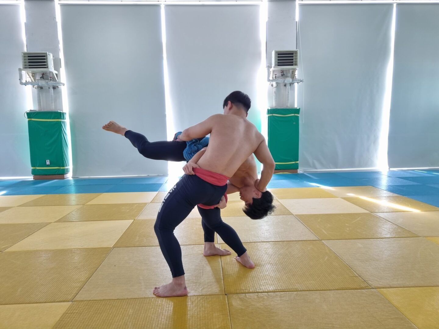 꼭뒤집기